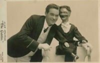 Photographic postcard of ventriloquist Alan Stainer of 'The Gaieties'. (Aucune restriction de droit d'auteur)